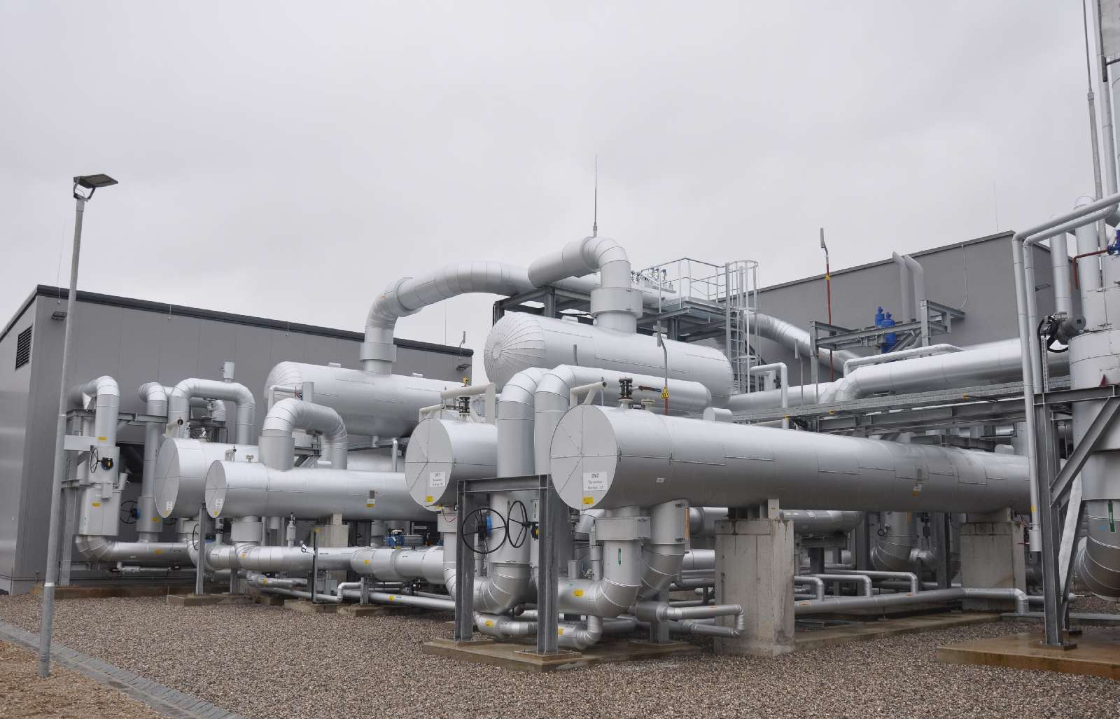 Geothermal binary power plant